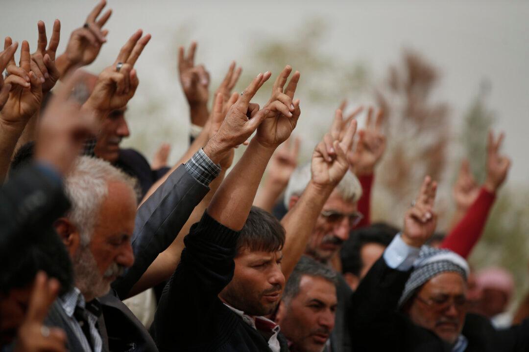 Syrian Kurds Feel Abandoned as Kobani Battle Rages