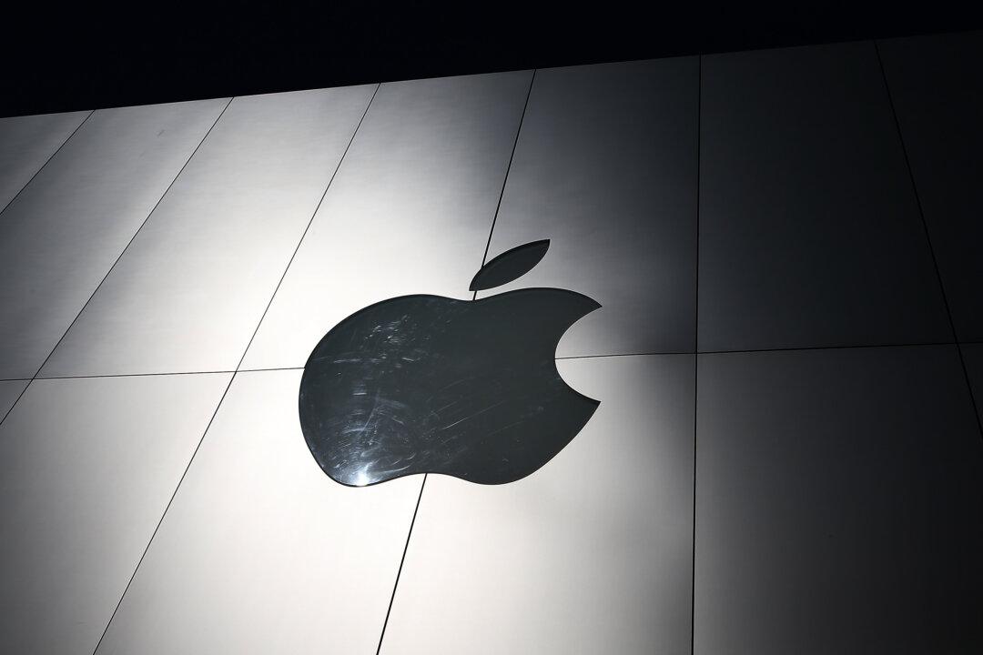 Former Apple Executive Goes to Jail; Must Pay Company $4.4 Million