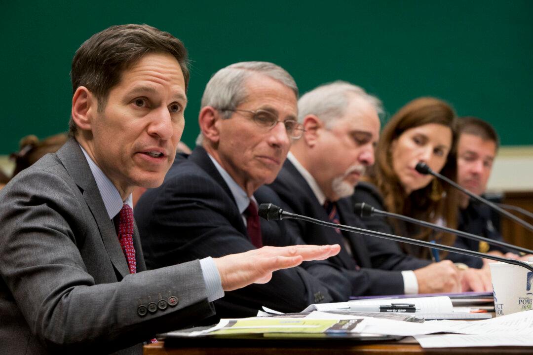 US Officials Defend Ebola Response; Nurse Moved