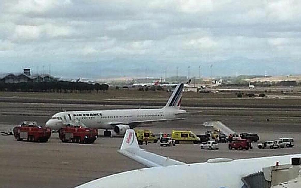 Spain Tests 4 With Fever for Ebola, Isolates Air France Jet