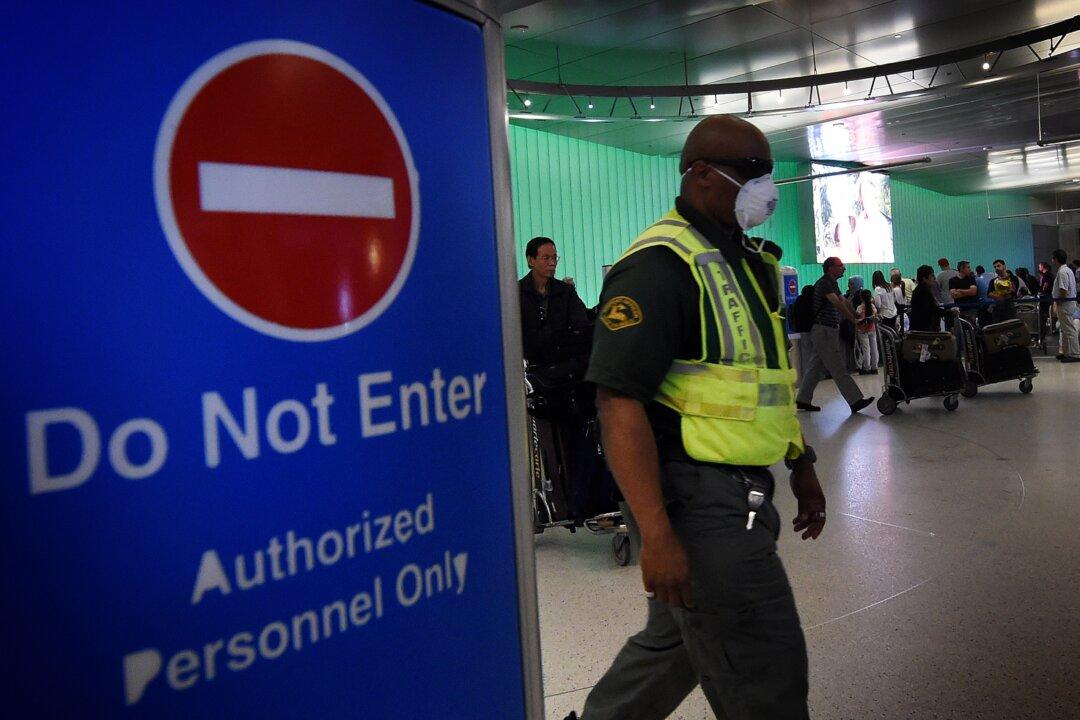 US Officials Won’t Restrict Travel From Ebola-Ravaged Countries