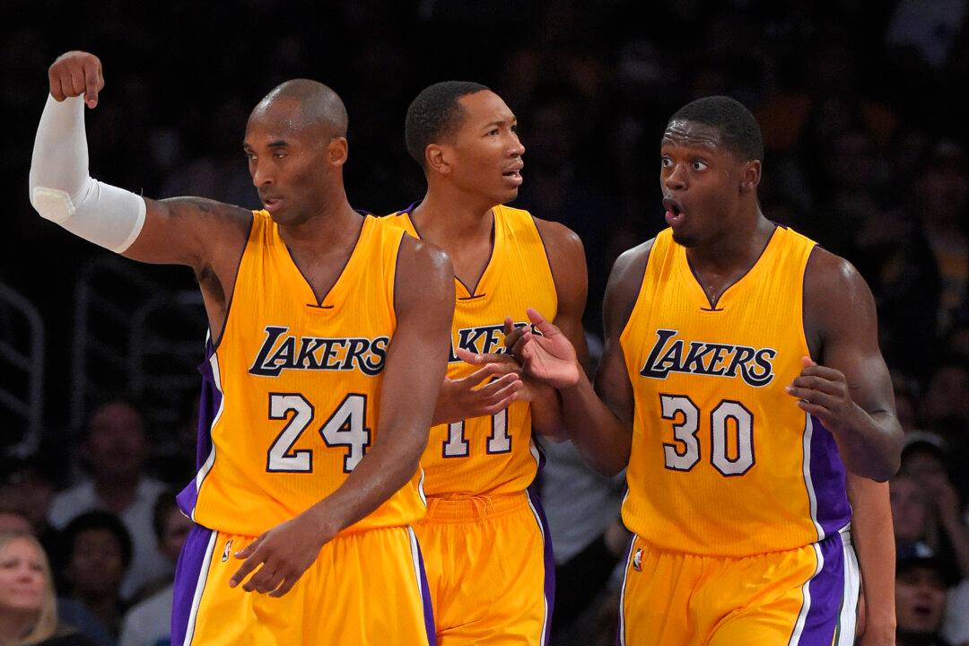 Watch: Kobe Bryant Done for Preseason; Highlights from All Games