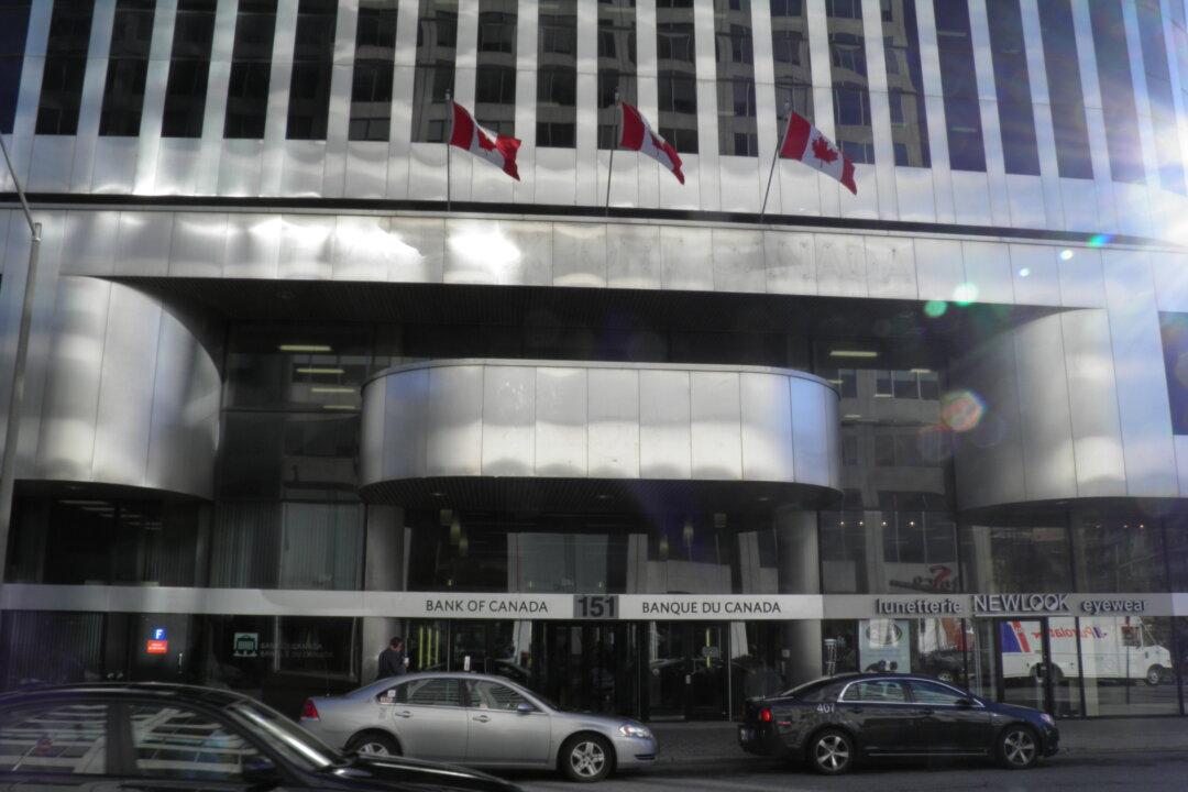 Bank of Canada Holds Policy Rate at 1% With Risks Balanced