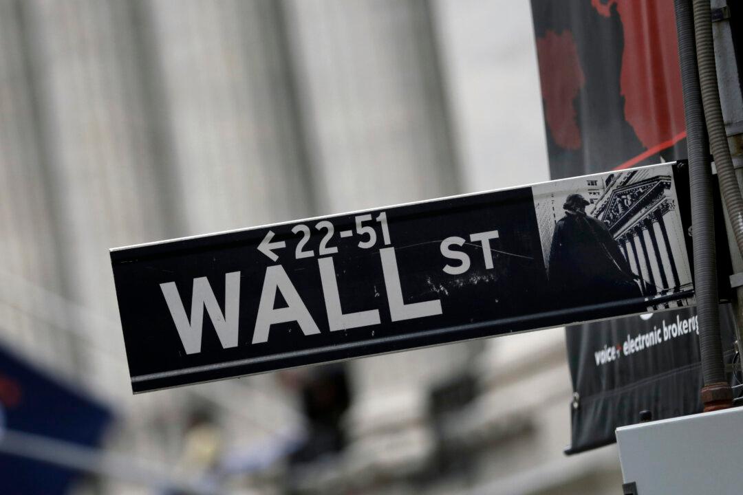 Wall Street Stocks Rise on Corporate Earnings Gains