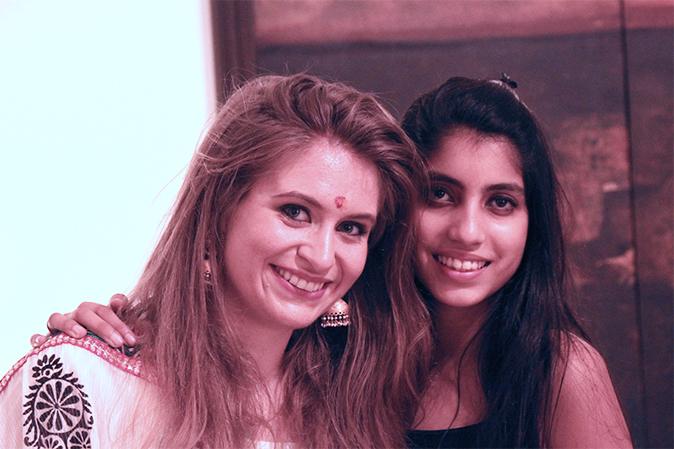 Foreign Tourists Join Indian Families in Diwali Festivities