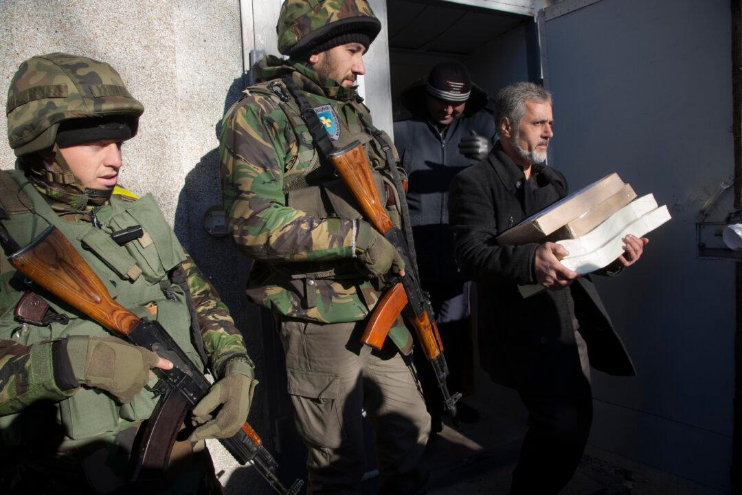 Ukraine Pauses Before Decisive Vote