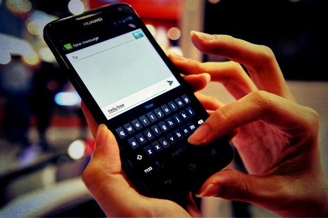 5 Cool Ways to Send Text Messages Without Using Your Phone