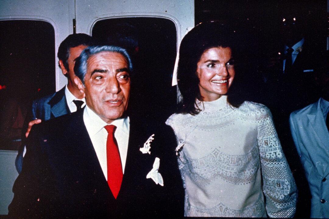 Jackie Kennedy: New Book Says Nude Photos Stemmed From Husband Aristotle Onassis