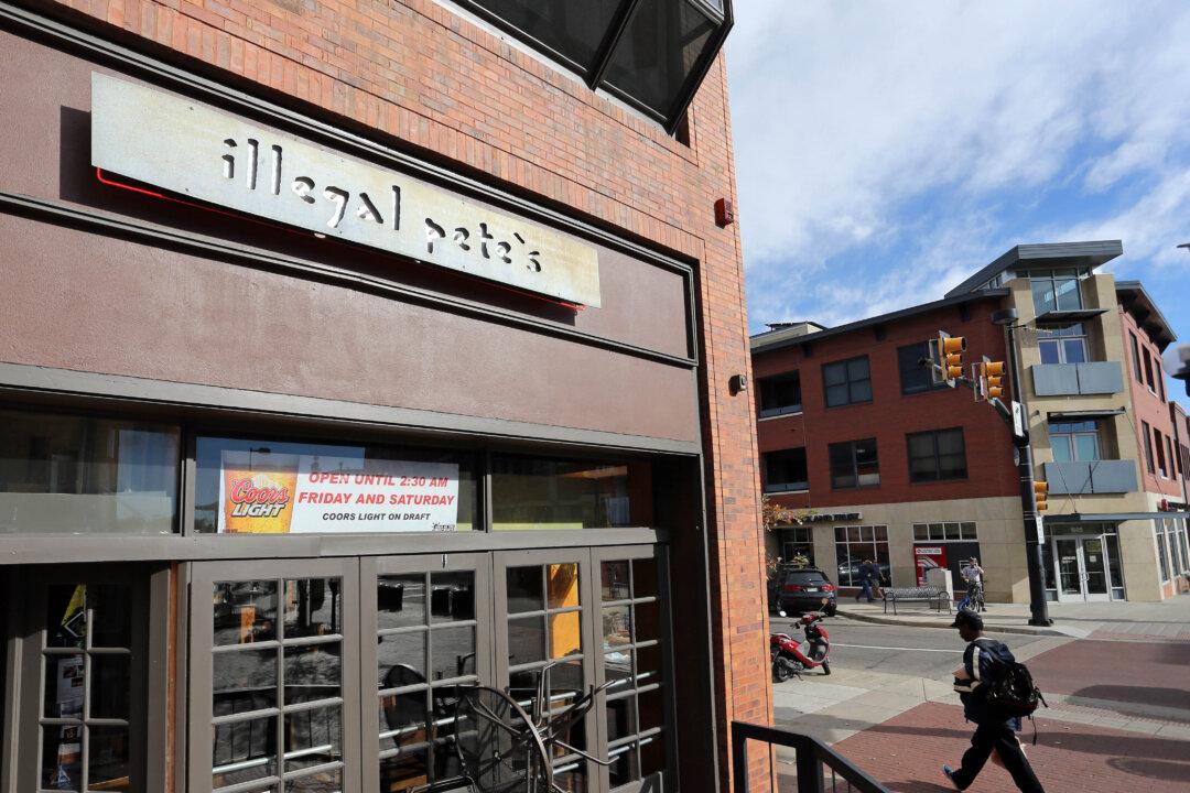 Immigration Reform 2014: Mexican Food Chain Asked to Drop ‘Illegal’ from Name