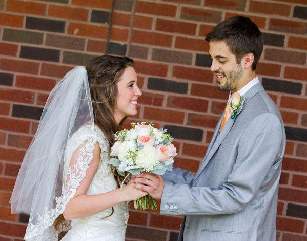 Jill Duggar and Derick Dillard Wedding Photos Released; Include Jana and Jessa