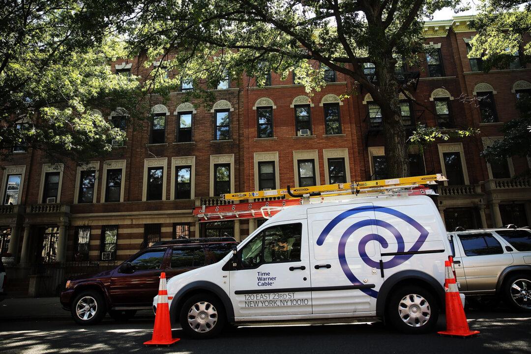 Free Wi-Fi in NYC? Public Advocate Calls for Free Internet in NYCHA, Homeless Shelters and City Parks