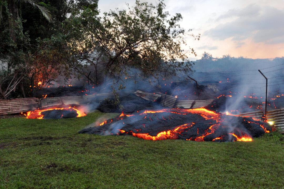 Lava 100 Feet From Hawaii Home, Nearing Main Road (+Q&A)