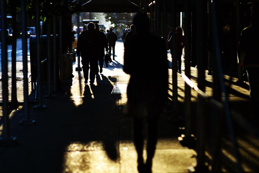 US Economy Rallies to Solid 3rd-Quarter Growth