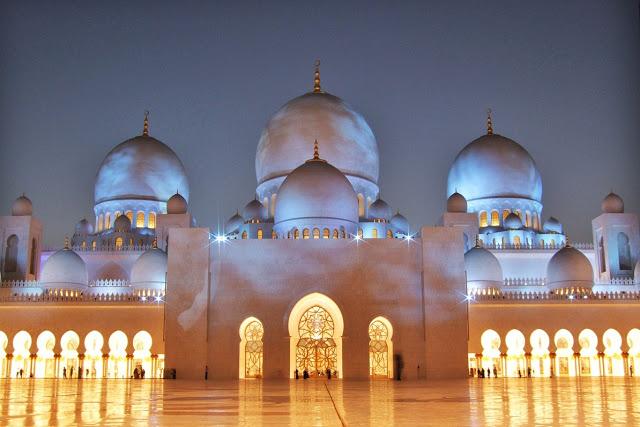 Sheikh Zayed Mosque in Abu Dhabi