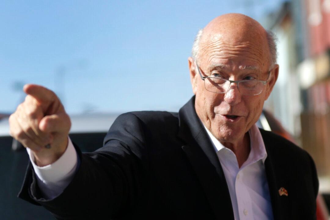 GOP Rebels Mind Their Political Manners