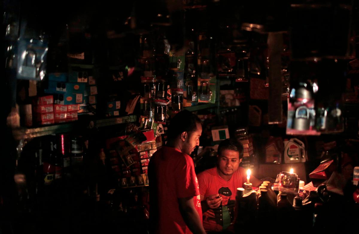Power Grid Failure Causes 7-Hour Widespread Blackouts in Bangladesh
