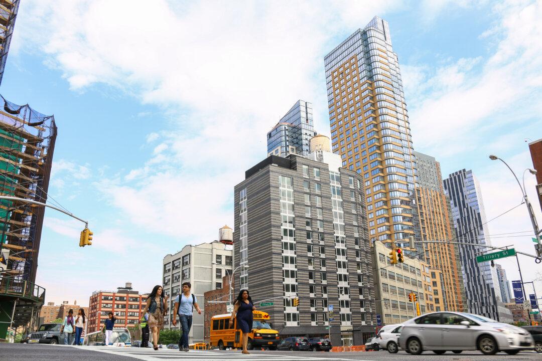 Online Rental Listings: Renting the Light of Dead Stars