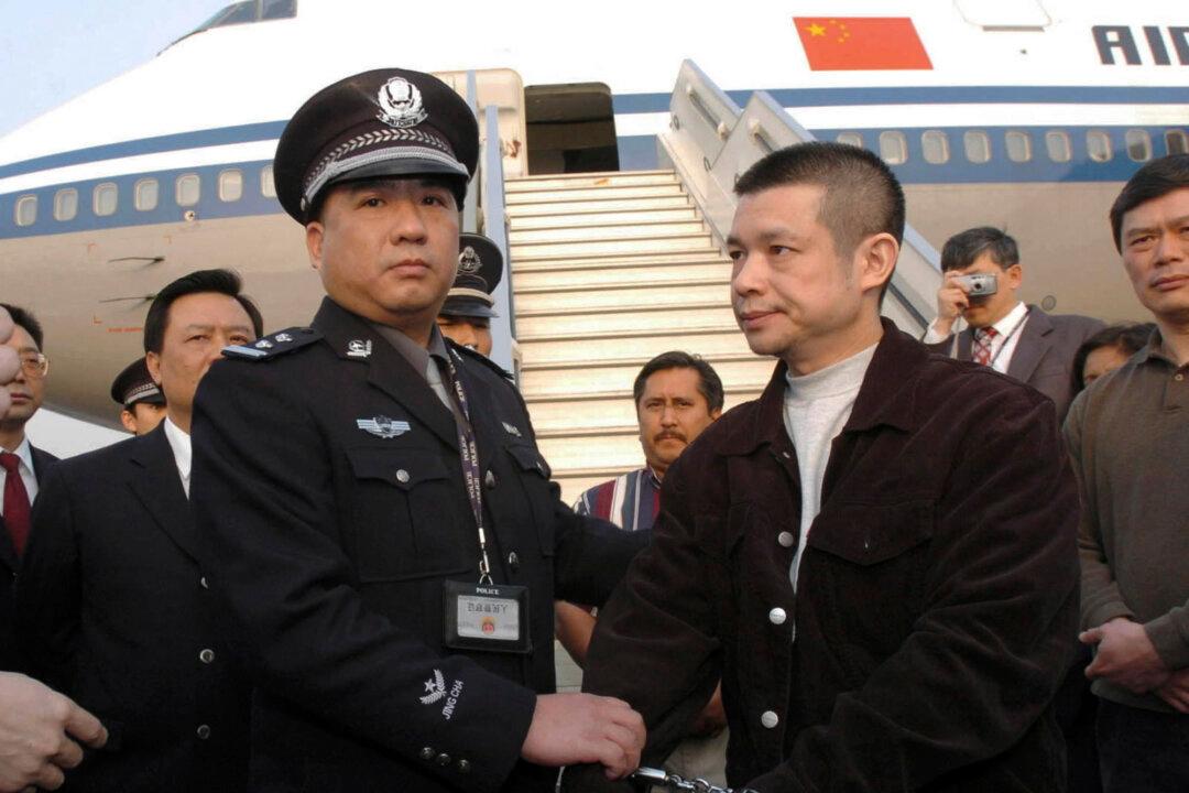 How Desperate Chinese Officials Try to Stave Off the Authorities