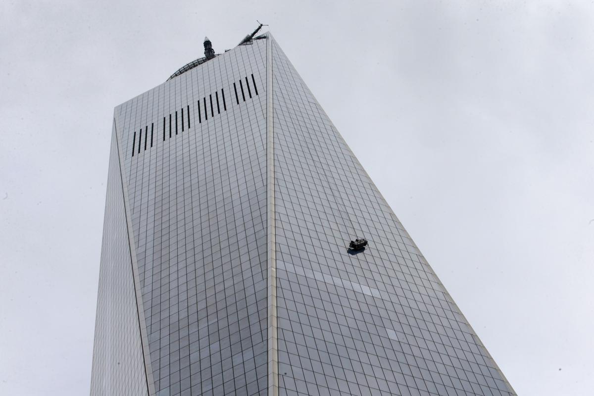 2 Window Washers Saved After Dangling 69 Stories on World Trade Center Scaffolding