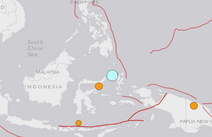 Indonesia Earthquake Today: 7.3 Quake and Aftershocks Hits Molucca Sea Near Kota Ternate; Tsunami Warning (Photos, Maps)