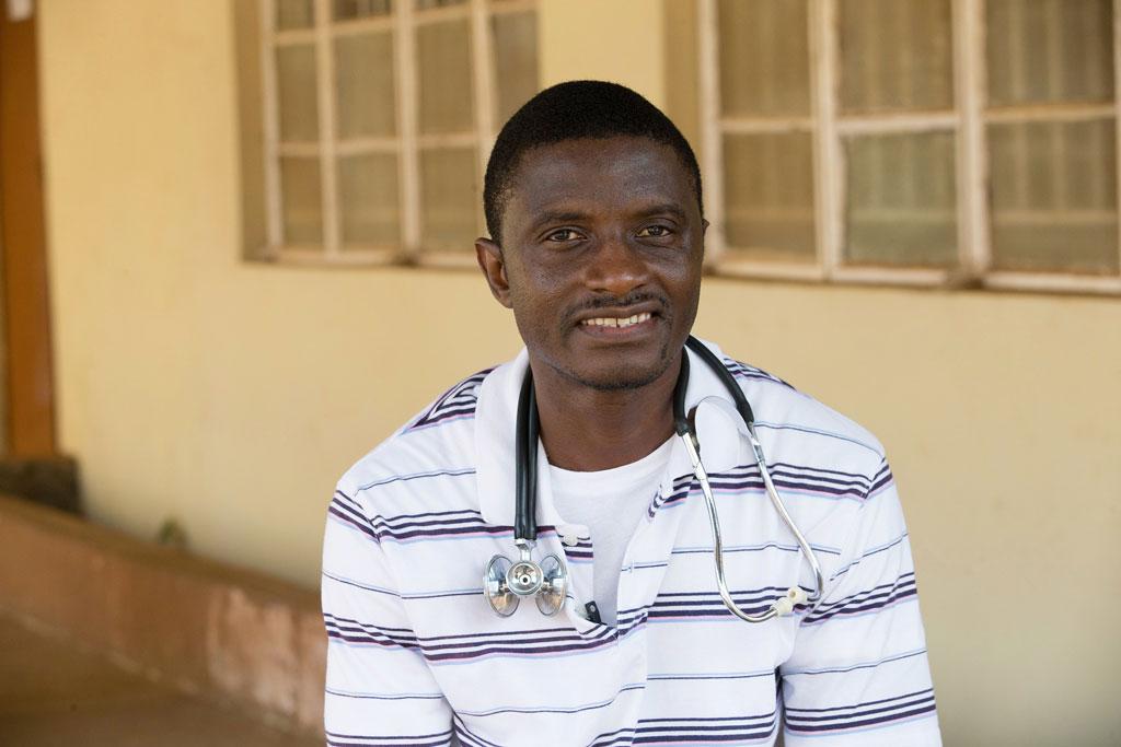 Sierra Leone Surgeon With Ebola Coming to US for Care