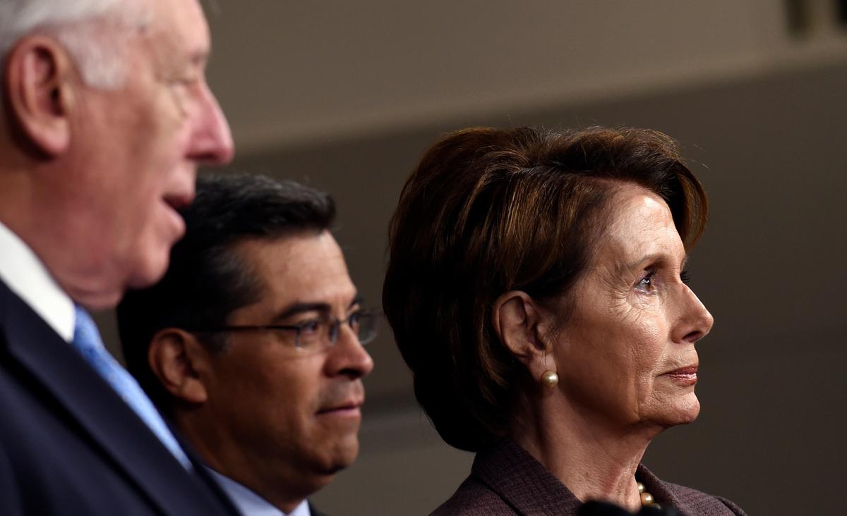 House Democrats Re-Elect Nancy Pelosi as Minority Leader