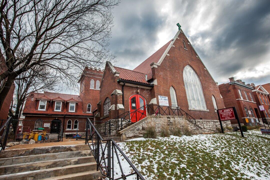 St. Louis Community Prepares Safe Spaces