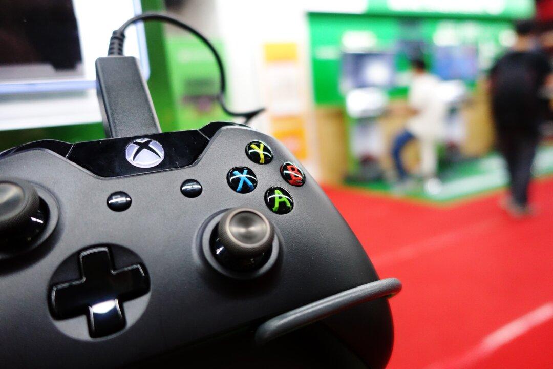Microsoft Drops Xbox One Price Back to $349, Will Talk Gaming and Windows 10 Next Week