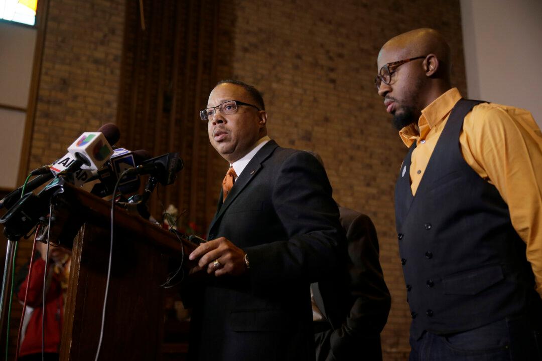 Ferguson Waits: No Grand Jury Decision This Weekend