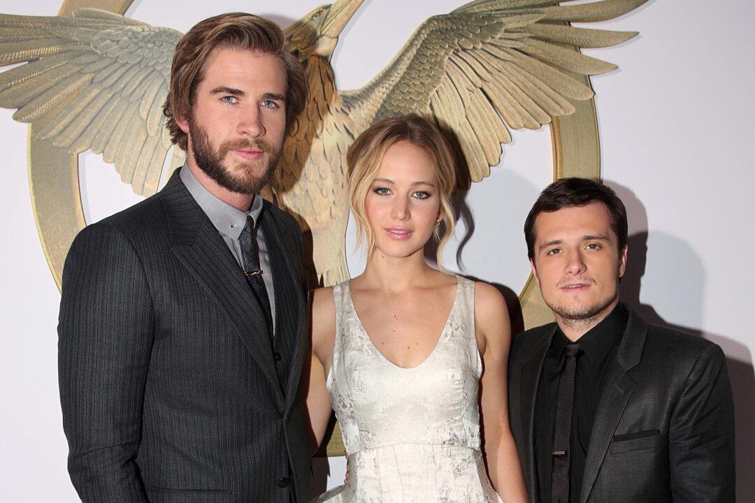 Jennifer Lawrence, Liam Hemsworth: Tabloid Says Hunger Games Stars ‘In Love’ and ‘Secretly Dating’