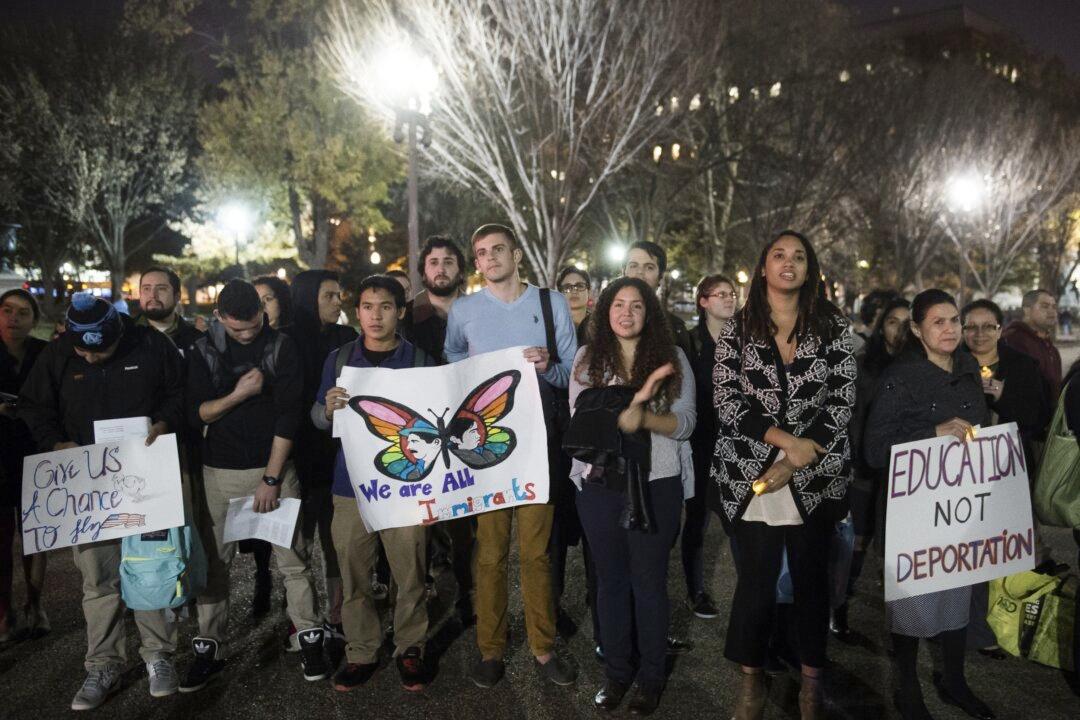 Activists Seek Support for Obama’s Immigration Program