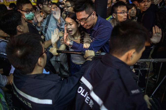 Hong Kong: Police Stop People From ‘Shopping’ in Mong Kok
