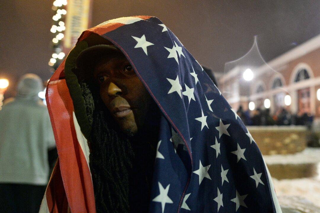 Violence Strikes Ferguson for Second Night (+Photos, Videos)