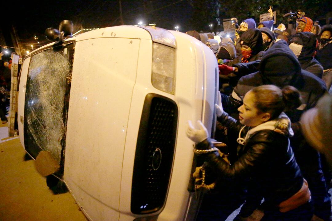 Darren Wilson Home Address in Crestwood, Missouri Leaked Through Picture and Street Name Getting Published