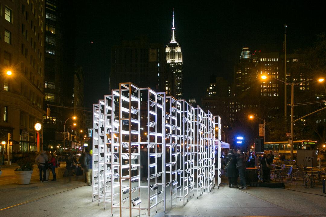 Flatiron Lit Up With Holiday Events: See the New Installation ‘New York Light’