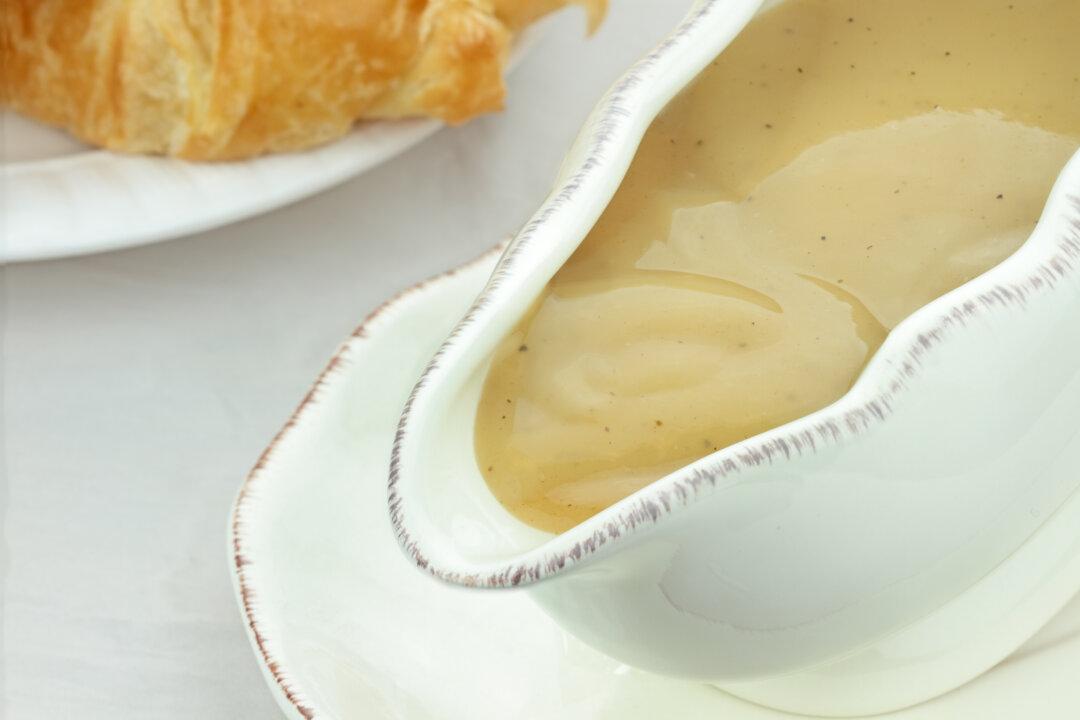 Gravy Recipe: With Beef, Turkey, or Chicken; With and Without Flour
