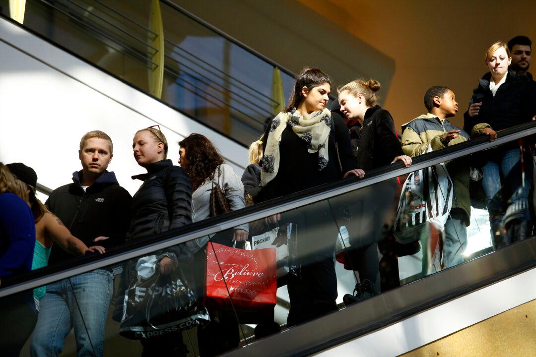 Millions Expected to Shop on Thanksgiving, Black Friday