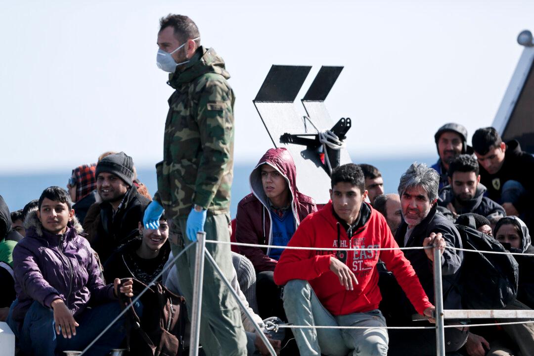 For 600 Migrants, Harrowing Sail Ends in Greece