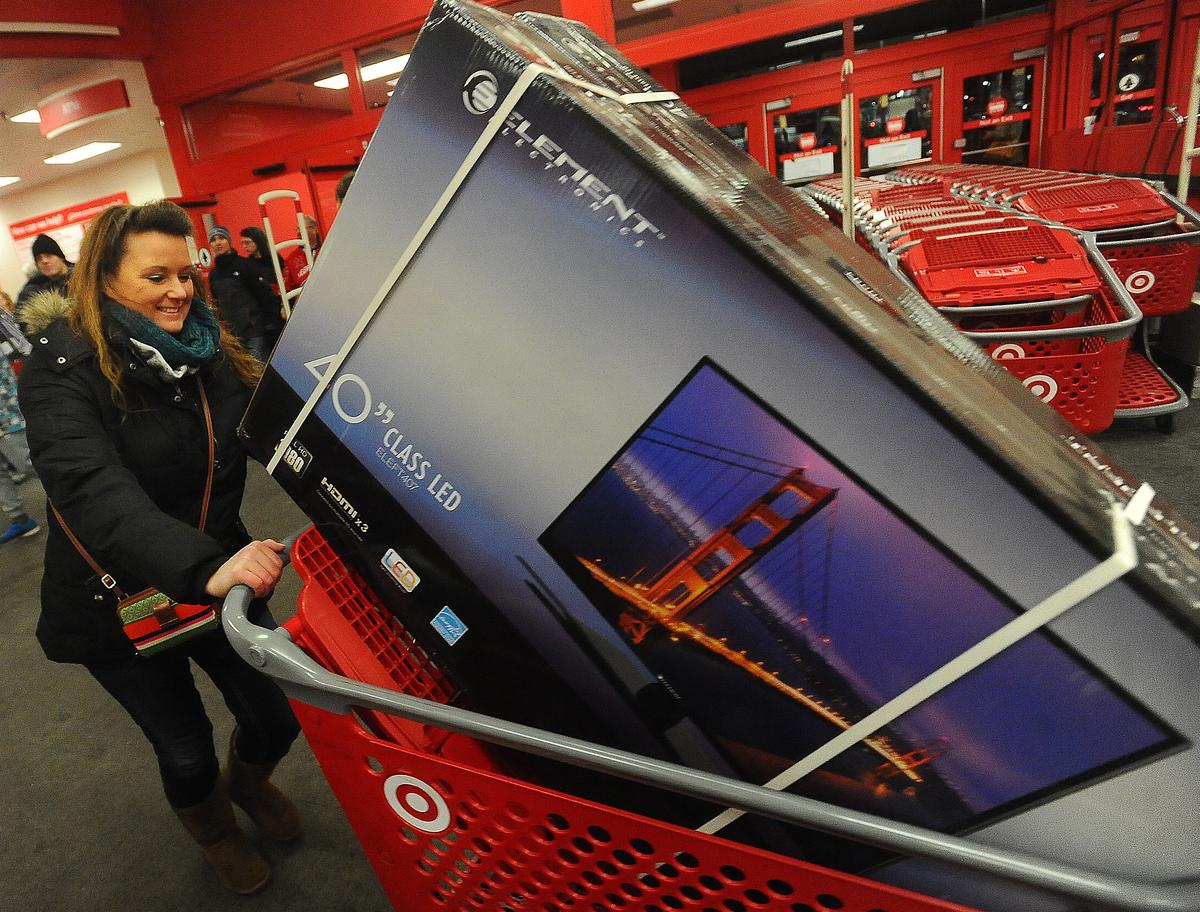 Welsh Couple Stumble Upon Not Black Friday 2014 in NYC, and Leave Unimpressed