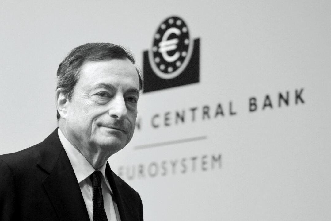 US Stocks Slip After ECB Decision, Draghi Comments