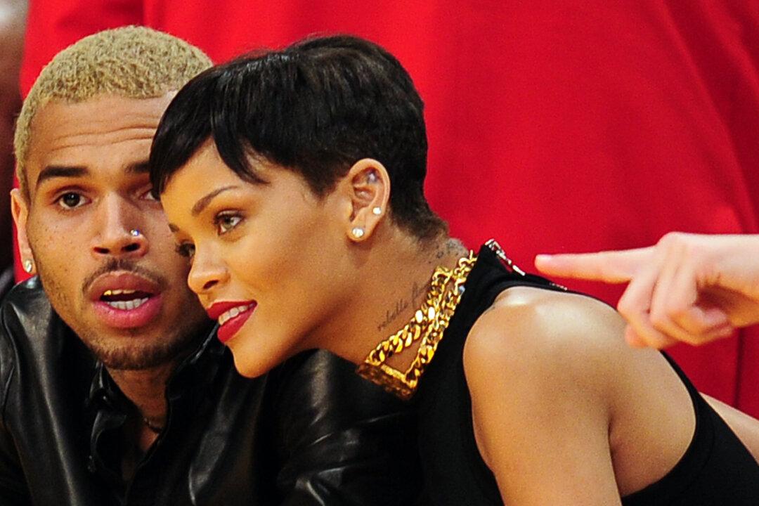 Chris Brown and Rihanna ‘Back Together’? No Evidence Claim is True