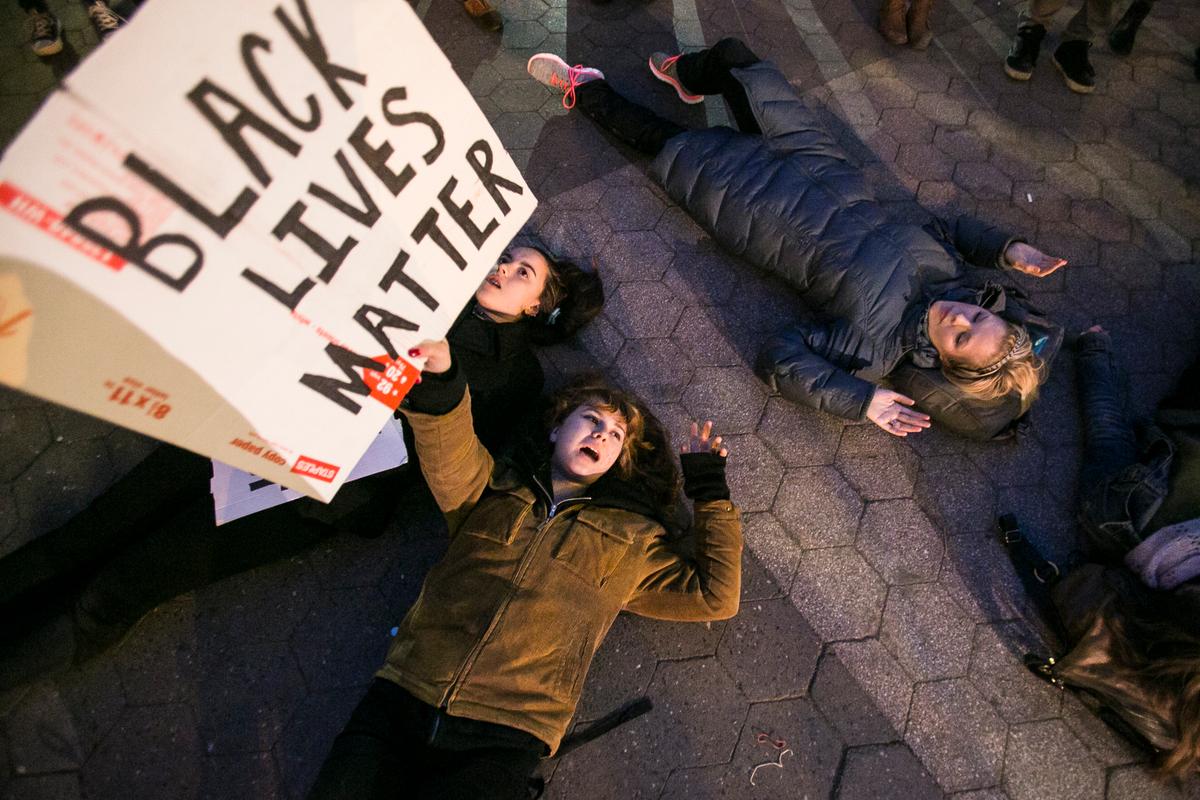 Family of Man in Chokehold Death Praise Protesters