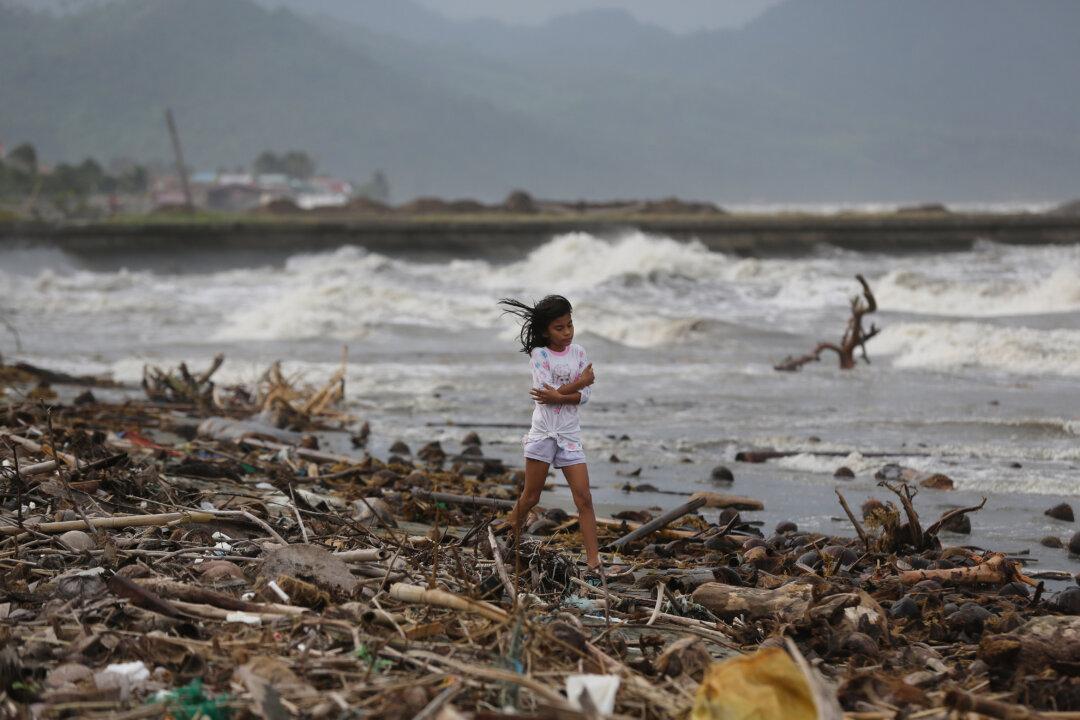 650,000 Flee Typhoon Hagupit in Philippines, Bad Memories Revived