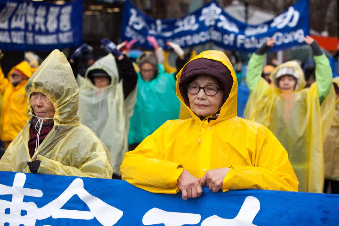 New York Falun Gong Practitioners Appeal Outside UN on Human Rights Day