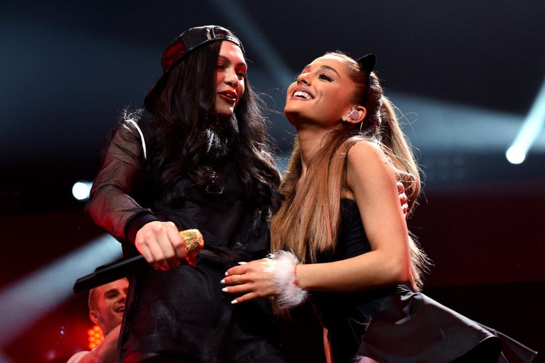 Ariana Grande Insists on Being Carried Like a Baby: Report