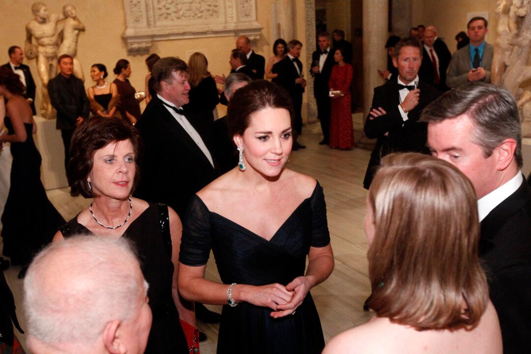 Kate Middleton, Pregnant Duchess, Makes Fewest Public Appearances of Royal Family in 2014