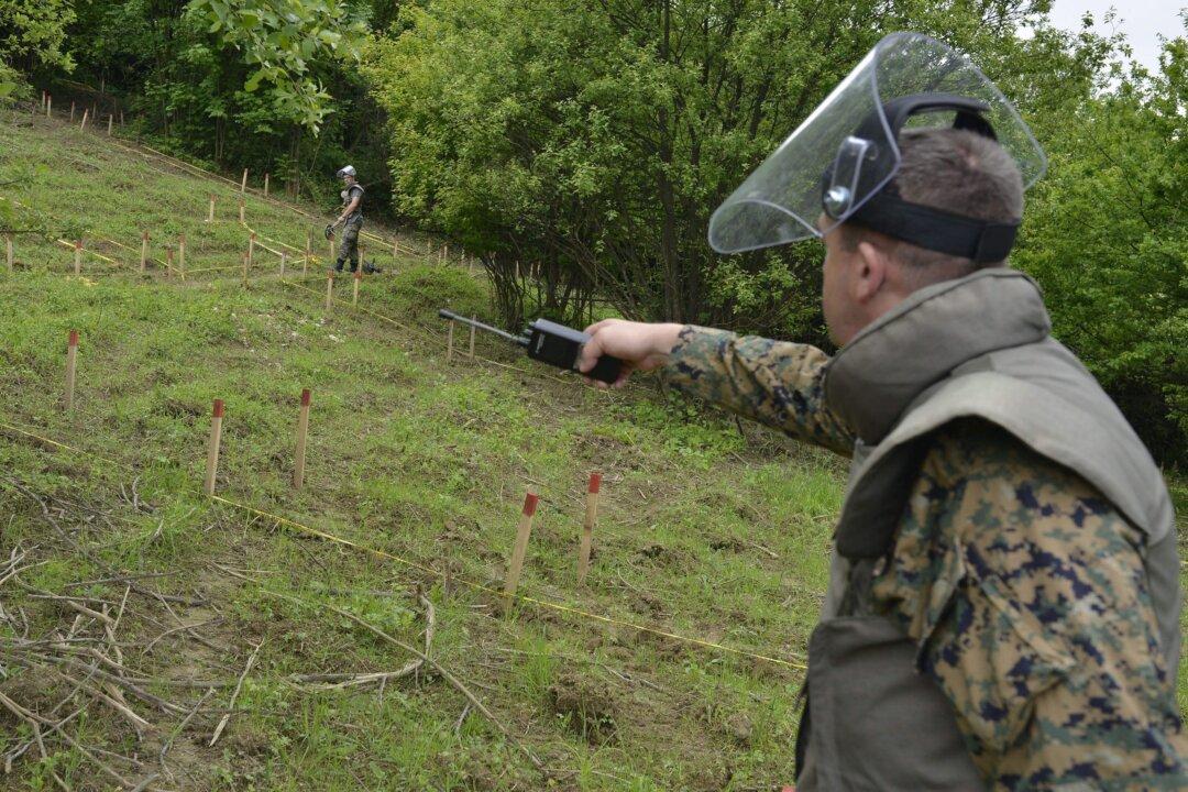 Kerry’s Musing on U.S. Joining Ottawa Landmines Treaty Welcome: Axworthy