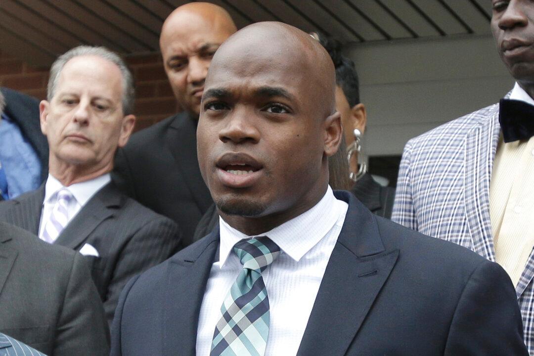Report: Adrian Peterson to Retire, Compete in Olympics?