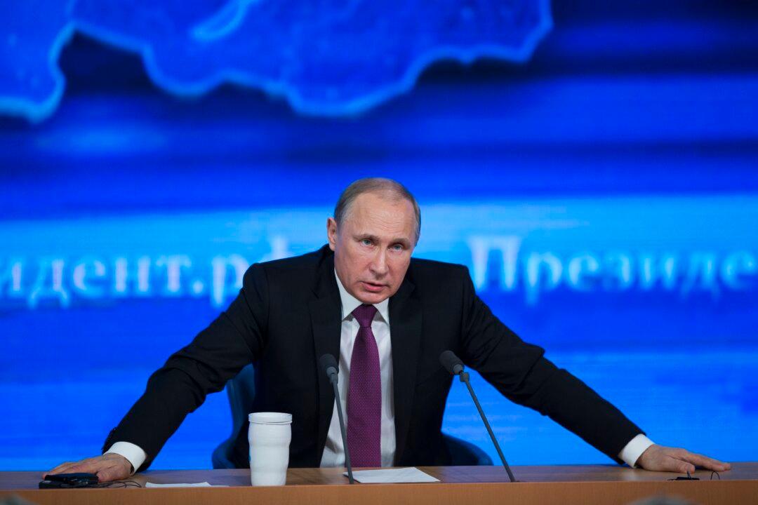 Stroke? Sick? Health Problems? No, Vladimir Putin is OK and Can Still ‘Break Hands’ with His Handshake