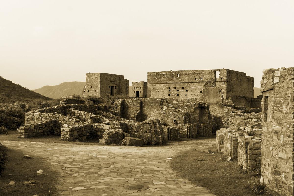 The Ghost City of Bhangarh and the Curse of the Holy Man